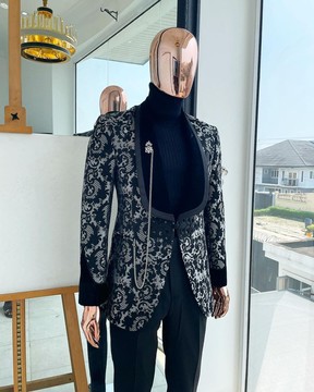 A Charcoal black &amp; silver grey Metallic coarse &amp; floral pattern jacquard tuxedo Suit