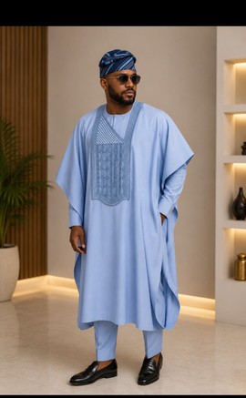Ensemble Agbada bleu ciel pour homme – Tenue nigériane traditionnelle en tissu Senator avec panneau brodé