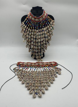 10 colliers plastron imposants faits à la main, ornés de cauris et de perles africaines tribales