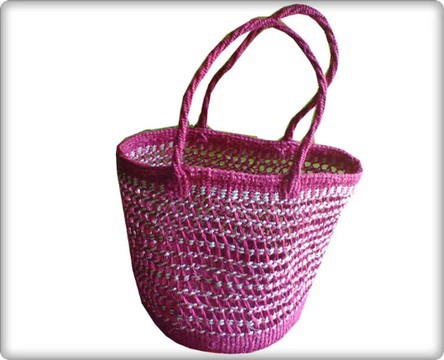 Panier en sisal Safari shopping tribal rouge du Kenya