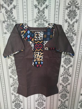 Chemise d’affirmation tribale aux tons naturels, inspirée du patrimoine – Vêtement masculin moderne d’inspiration africaine traditionnelle