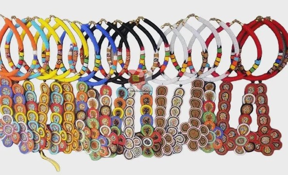 Collier plastron africain fait main en perles – Ras-de-cou style masaï