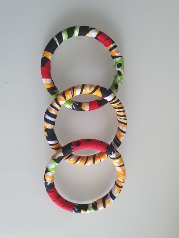 Lot of 3 bracelets in wax
