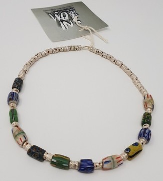 Collier de perles de sable