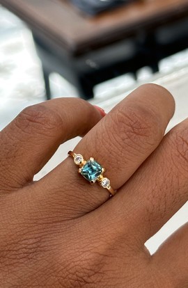 Angel ring with sapphire and diamonds