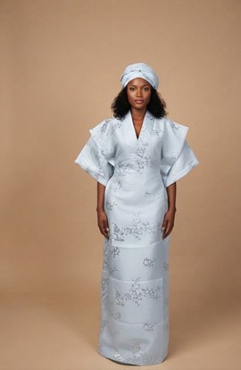 Robe longue à motifs bleus et marrons