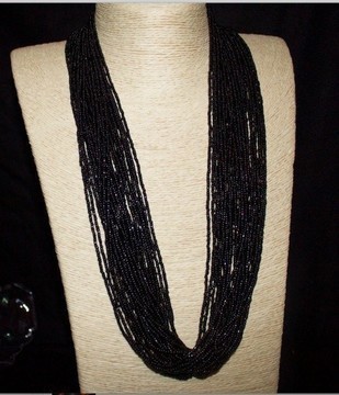 Collier en perles "Modestie"