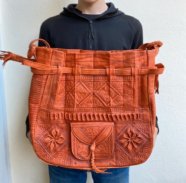 Sac à bandoulière en cuir véritable haute qualité 100% fait main.