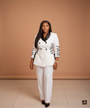 Monochrome Edge" Lace-Up Tuxedo Suit"