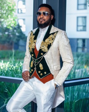 The “Bridgeton” 24 VS 2 Suit.
