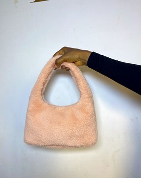 Sac à bandoulière rose duveteux