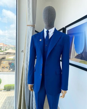 A “board room” Cool wool @scabal (501090) fabric cobalt blue peak lapel suit