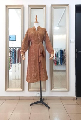 Mustard Bogo large belt dress