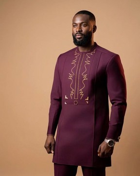 Ensemble sénateur deux pièces bordeaux avec broderies dorées