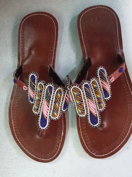 Sandales maasaï femmes africaines / 2021 / newstock / cuir / sandales plates