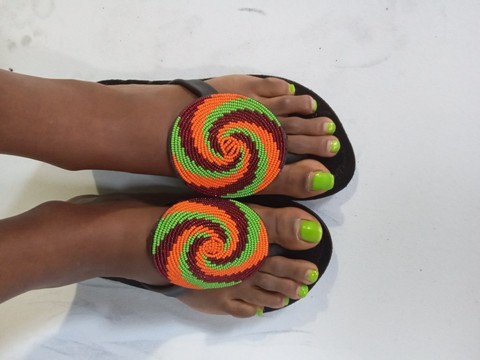 Sandales maasaï femmes africaines / 2021 / newstock / cuir / sandales plates