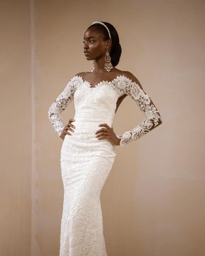 Le mariage « Hélène » en dentelle agrémentée d'ivoire