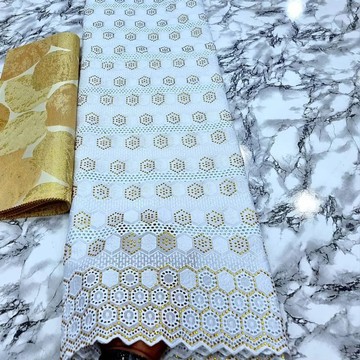 Tissu en dentelle perlée 5 yards