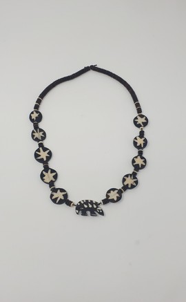 Collier en os