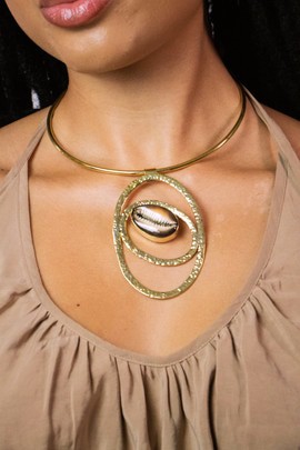 Collier cauris marron « Cauri Sacré »