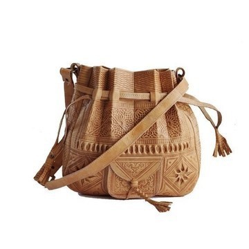 Grande Vente ! Sac à bandoulière en cuir avec motifs brodés fait main par des artisans du Maroc