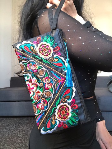 Pochette broderie