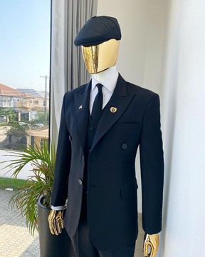 Costume sur mesure rechargé "Peaky Blinders" pour homme noir anthracite à revers en pointe à deux boutons, cravate et chapeau assortis