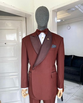 Costume de smoking 3 revers "Arthur Richards" rechargé sur mesure.