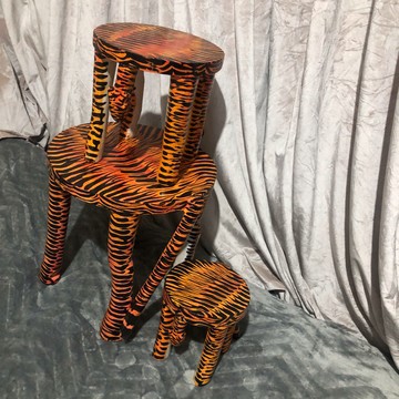 Un ensemble de 3 tables basses vintage en bois / ensemble de table d'appoint imprimé guépard
