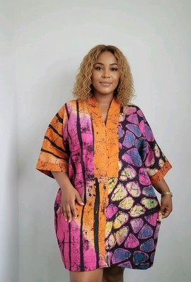 Robe tunique batik multicolore éclatante pour un style sans effort
