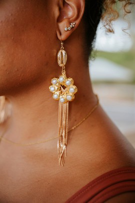 Caurine 🐚Boucles d'oreilles dorées à l'or Mbita « La Perle des Océans»