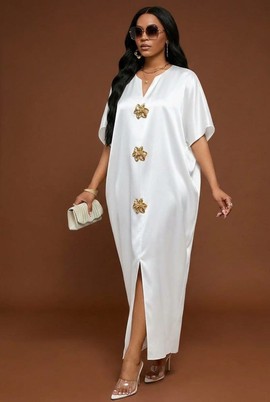 White Luxury Kaftan Dress with Gold Embellishments – Elegant African Boubou with Front Slit