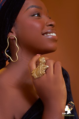 “Working Woman” bronze ring
