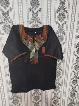 Chemise traditionnelle noire royale affirmée – Haut du patrimoine culturel africain à panneau tribal