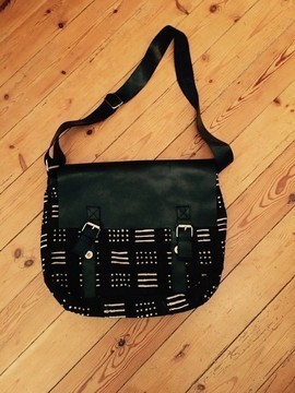 Shoulder bags