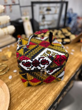 Vanity wax / “the cube” toiletry bag