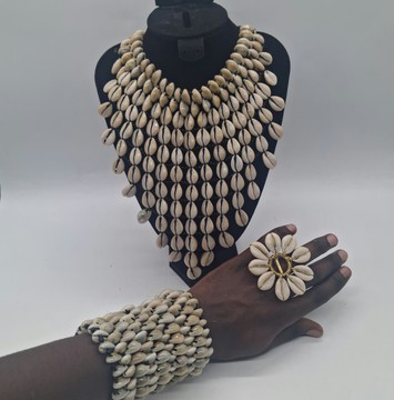 Ensemble collier ras du cou à franges de coquillages cauris fait main, bracelet manchette large et bague fleur en laiton