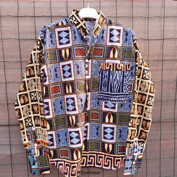 Chemise africaine pour homme en tissu pagne Ndop Toghu Cameroun