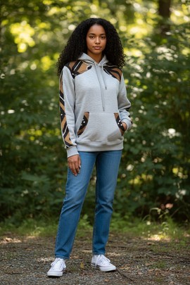 Sweat à capuche personnalisé au bogolan - Streetwear Moderne
