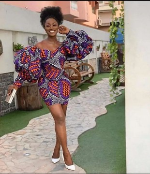 Slay queen(comes with head ruffle)