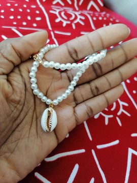 Sublime Collier de perles et son cauris  /Collier perles / bijoux africain / tour de cou