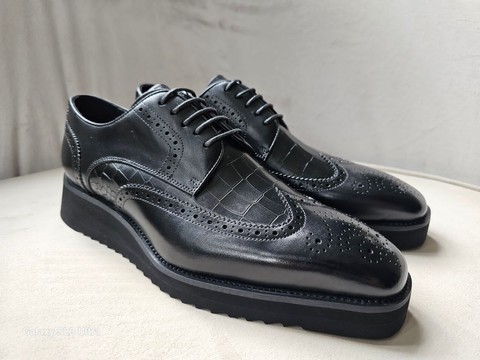 Chaussures richelieu en cuir noir à lacets