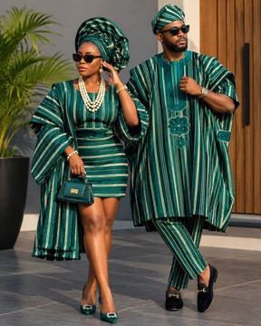 Tenues Aso-Oke pour couple – Ensemble Agbada pour homme avec bonnet et robe pour femme avec Gele