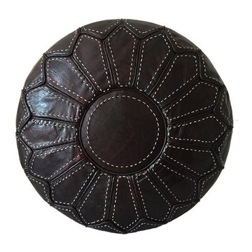 Poufs in comfortable genuine leather with high-end finish