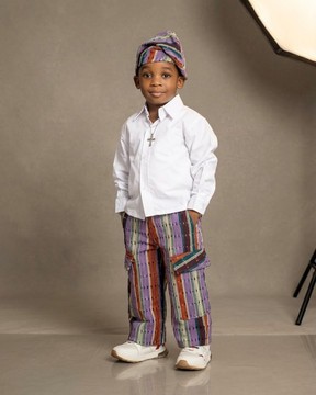 Ensemble pantalon cargo et casquette en Aso Oke pour garçon | Tenue africaine traditionnelle pour enfant