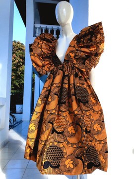 Robe v majuscule