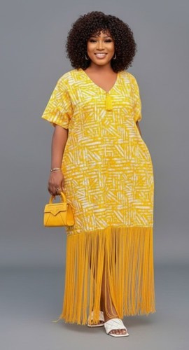 Kaftan africain élégant noir et blanc pour femme avec une touche de jaune