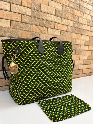 Chic queen bag