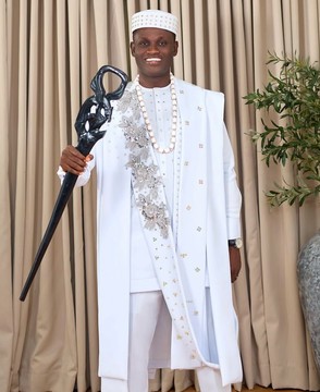 Agbada traditionnel africain élégant