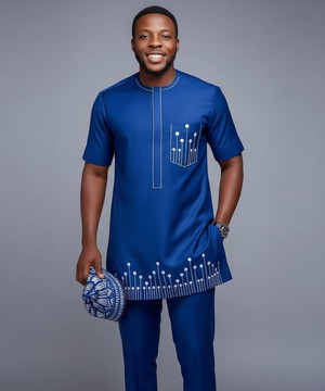Tenue sénatoriale bleu roi pour homme – Élégant vêtement traditionnel africain